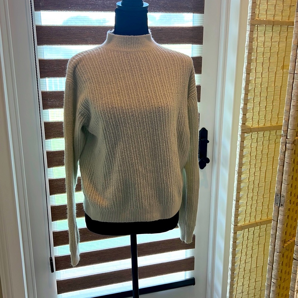 Uniqlo sweater